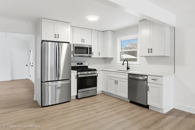 $350,000 | 6135 Birmingham Street, Chicago Ridge, IL 60415