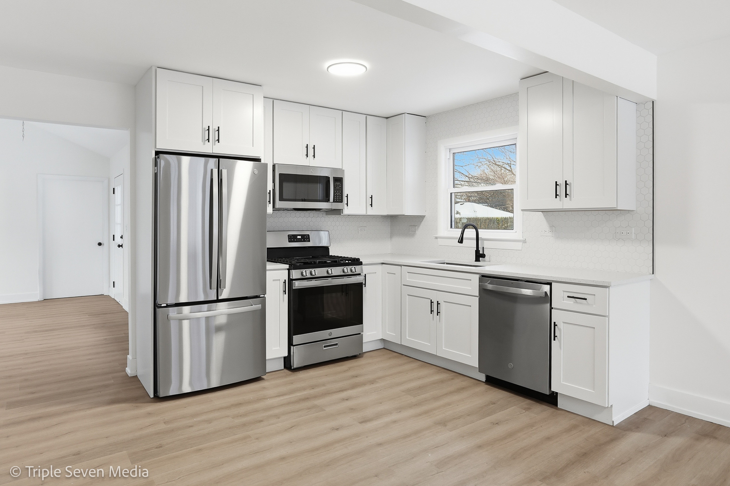 6135 Birmingham Street Chicago Ridge, IL 60415 - Photo 10 of 28