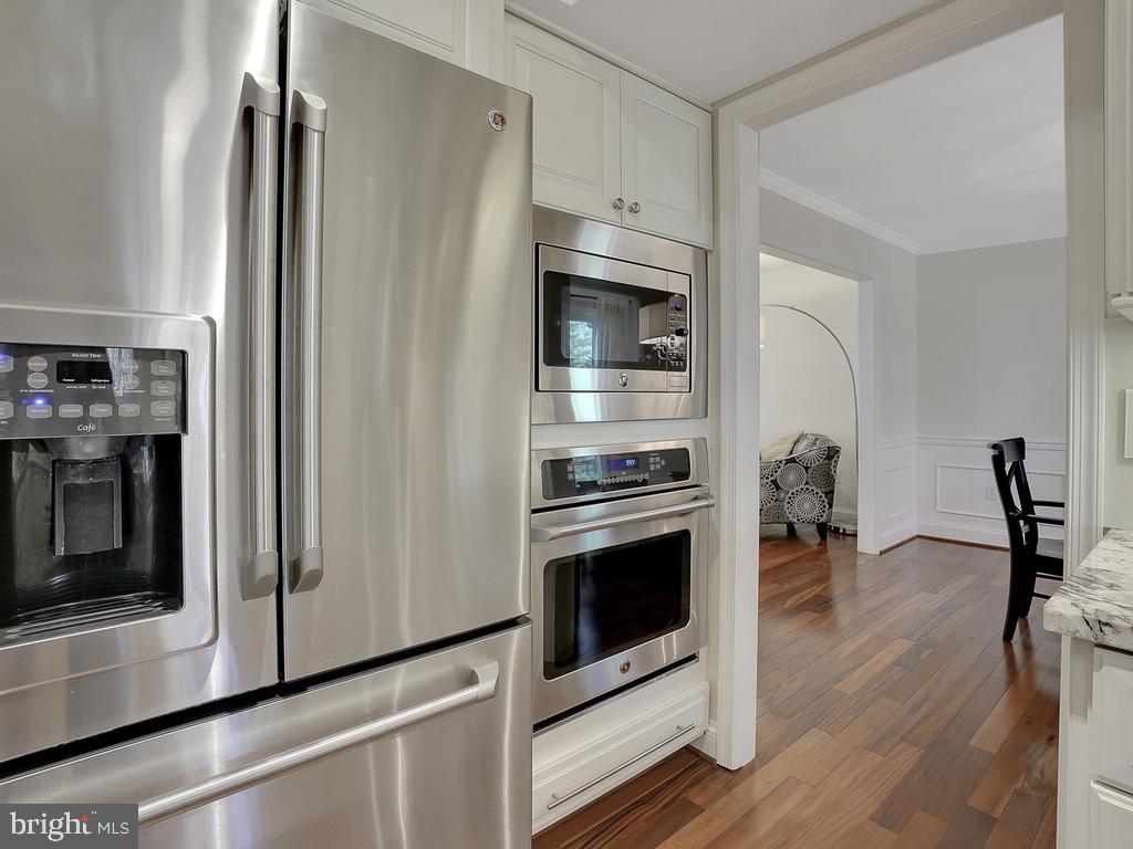 12101 Triple Crown Road Gaithersburg, MD 20878 - Photo 13 of 42 Open, Gourmet Kitchen w/ Island & Breakfast Bar