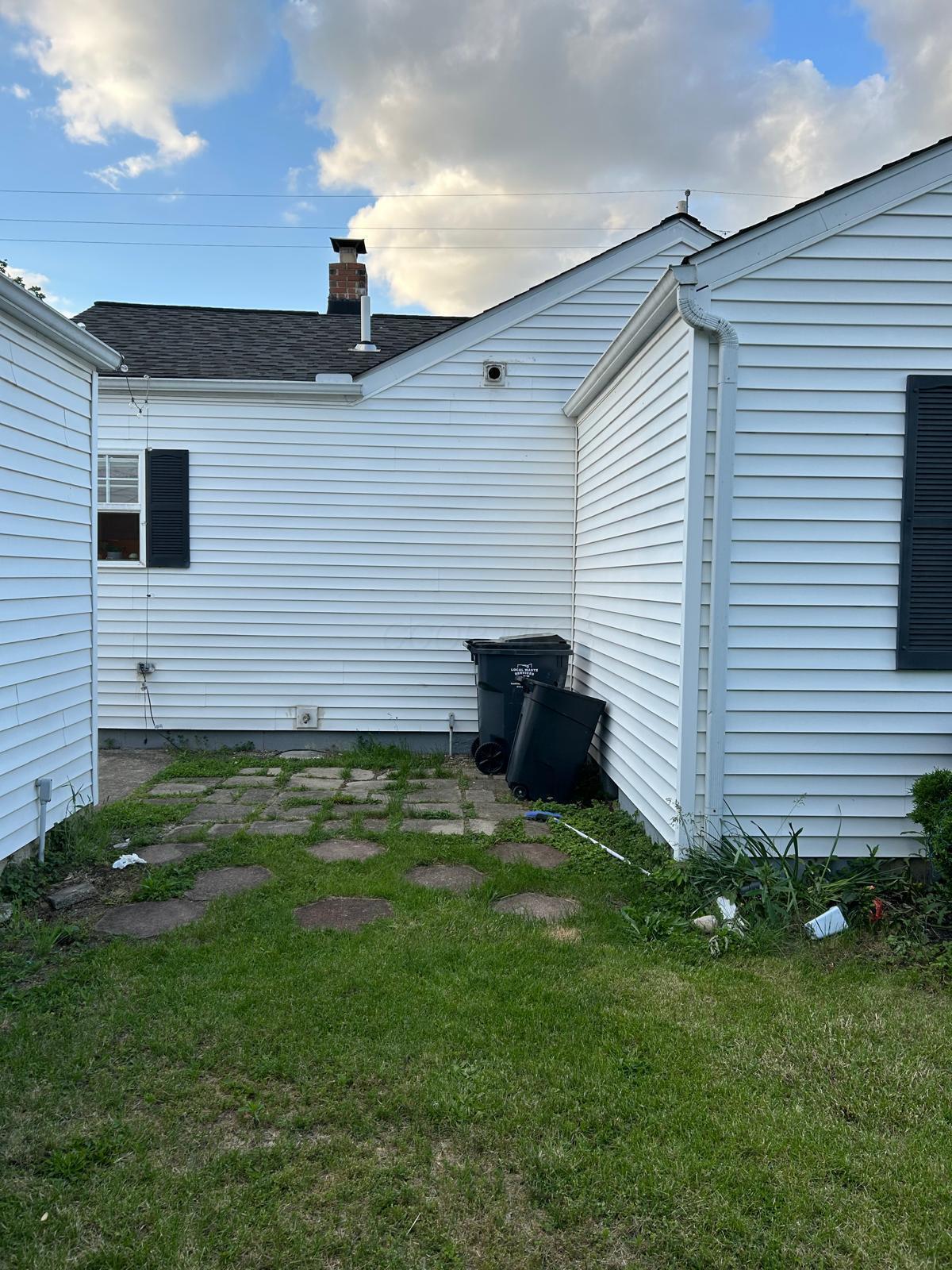 1675 Richmond Road Columbus, OH 43223 - Photo 4 of 15 4