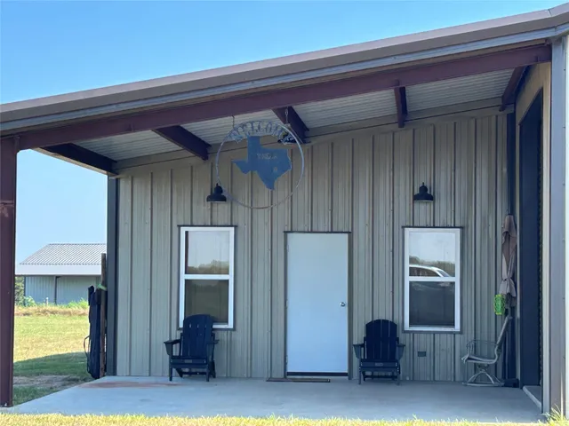 $795,000 | 2200 Highway 159, Fayetteville, TX 78940