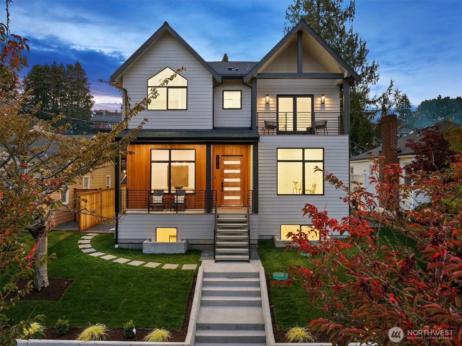 2515 35th Avenue West Seattle, WA 98199 - Photo 1 of 40