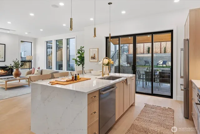 $2,989,000 | 2515 35th Avenue West, Seattle, WA 98199