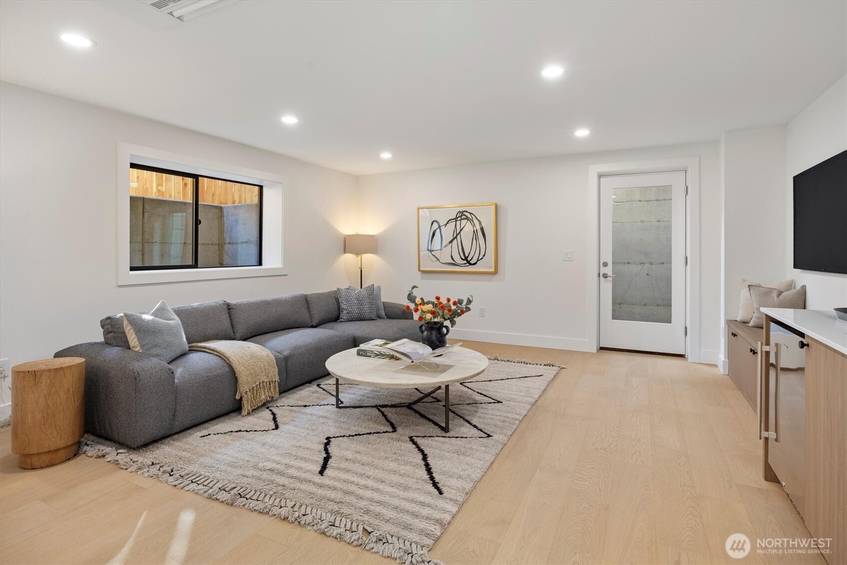 2515 35th Avenue West Seattle, WA 98199 - Photo 14 of 40