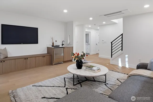 $2,989,000 | 2515 35th Avenue West, Seattle, WA 98199