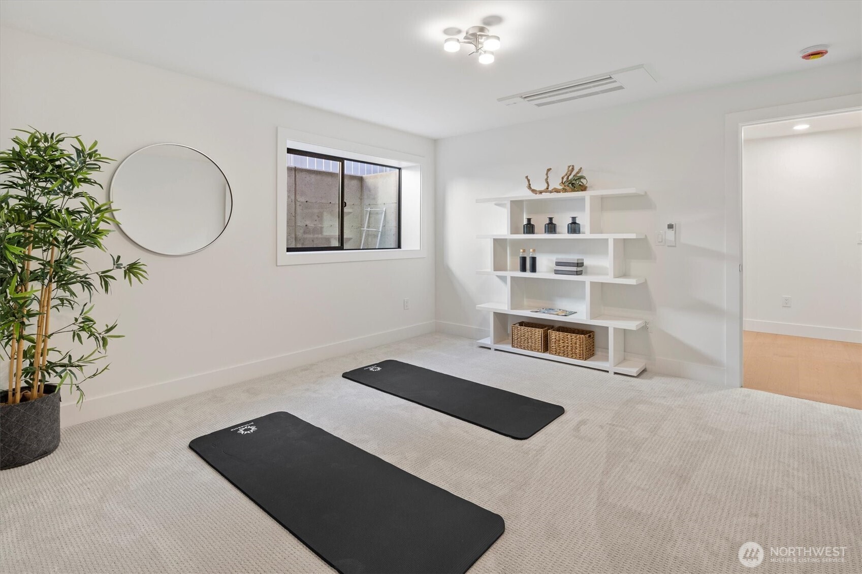 2515 35th Avenue West Seattle, WA 98199 - Photo 16 of 40