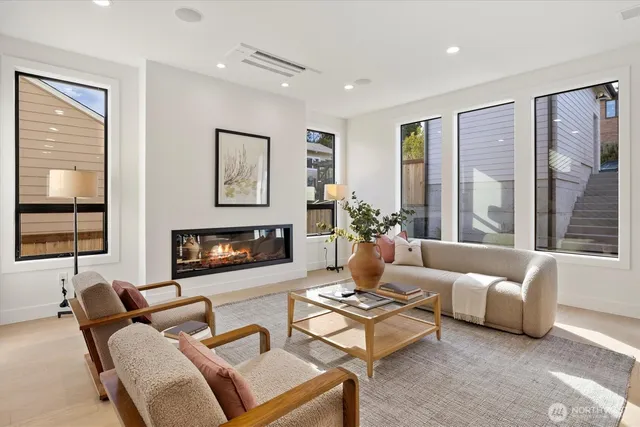 $2,989,000 | 2515 35th Avenue West, Seattle, WA 98199