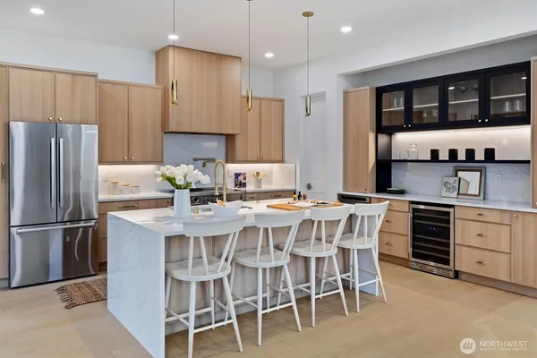 $2,889,000 | 2515 35th Avenue West, Seattle, WA 98199