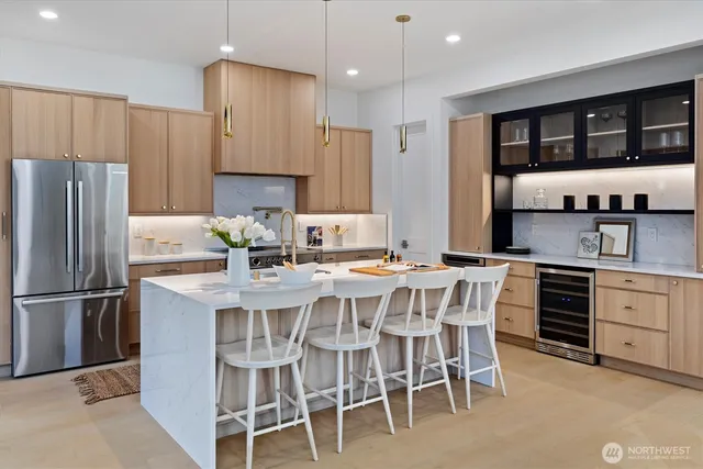 $2,989,000 | 2515 35th Avenue West, Seattle, WA 98199