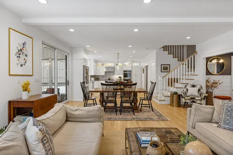 $2,100,000 | 14 Wiggin Way, Stratham, NH 03885