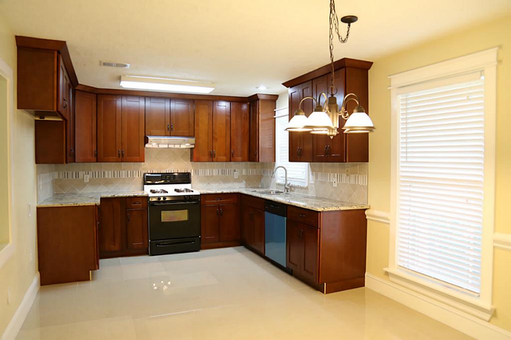 2410 Old Fort Road Sugar Land, TX 77479 - Photo 7 of 22