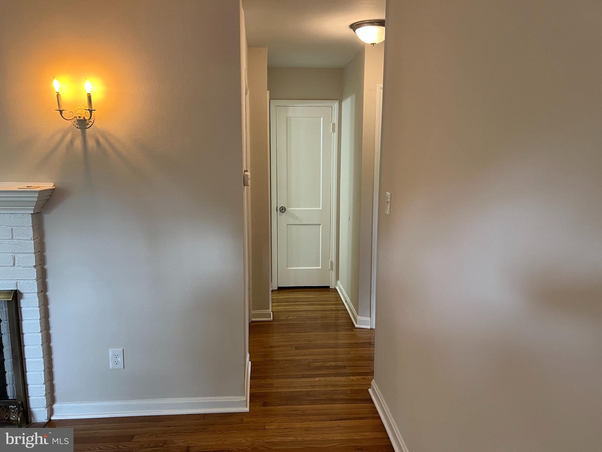 3140 Cofer Road Falls Church, VA 22042 - Photo 18 of 41 Hallway