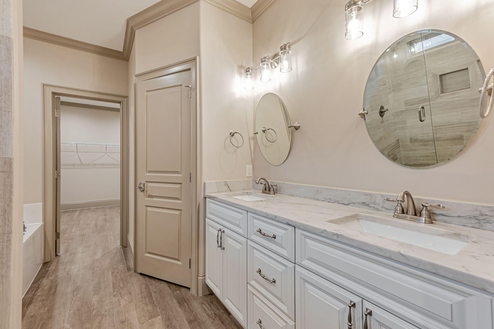 104 Mooney Road Northeast Fort Walton Beach, FL 32547 - Photo 27 of 48 Master bathroom