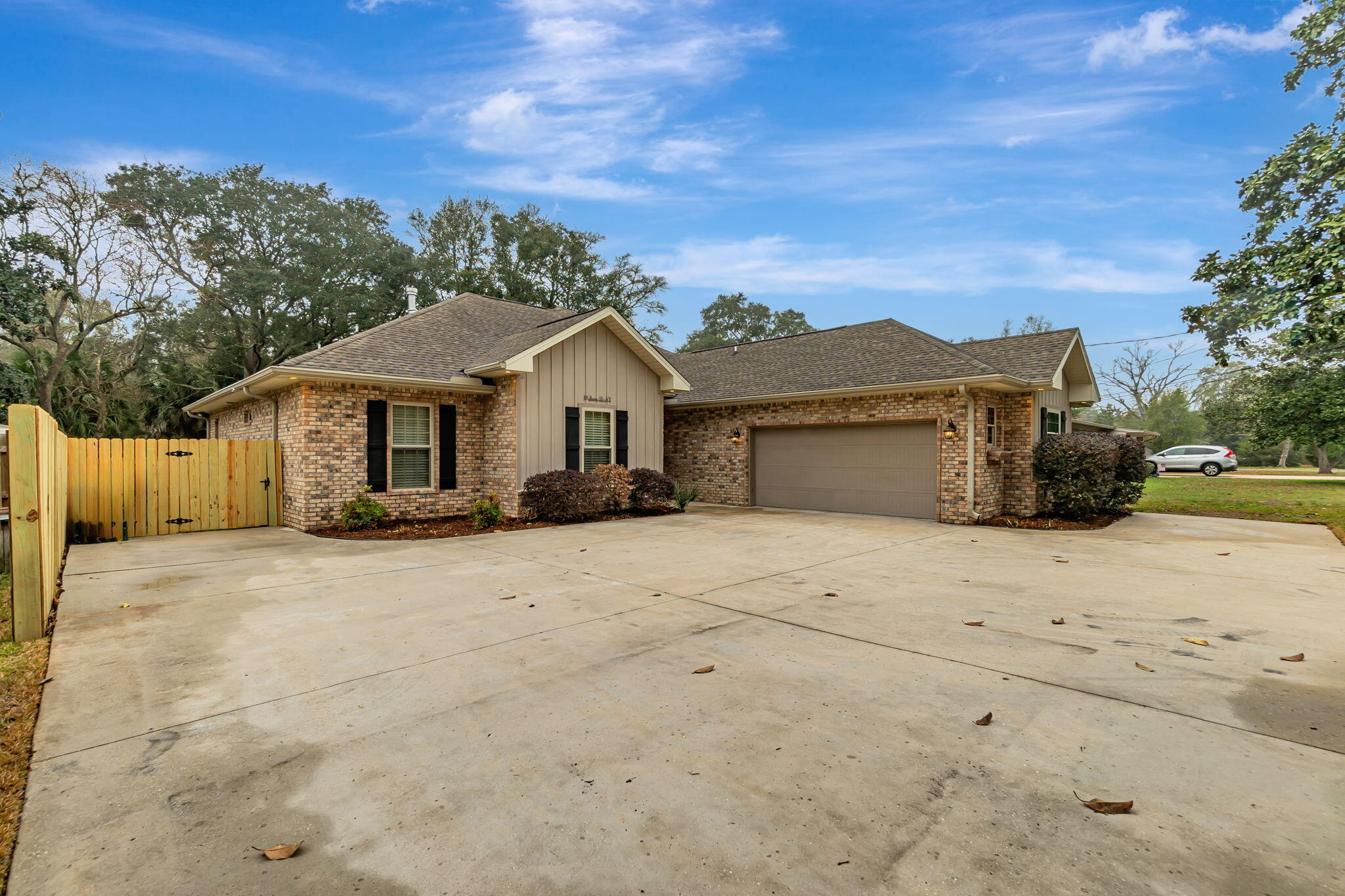 104 Mooney Road Northeast Fort Walton Beach, FL 32547 - Photo 3 of 48 Front of home