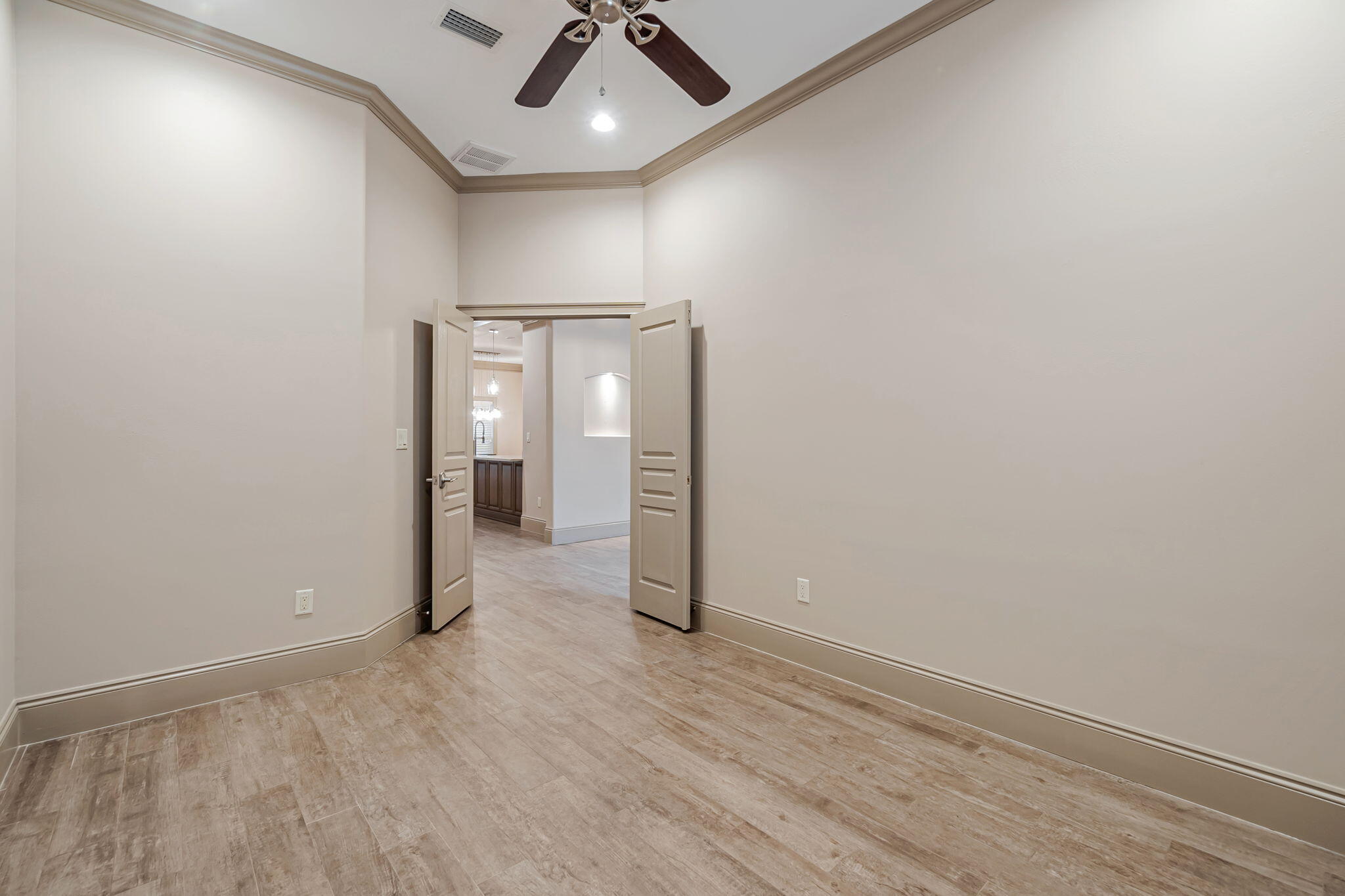 104 Mooney Road Northeast Fort Walton Beach, FL 32547 - Photo 35 of 48 Bedroom 1