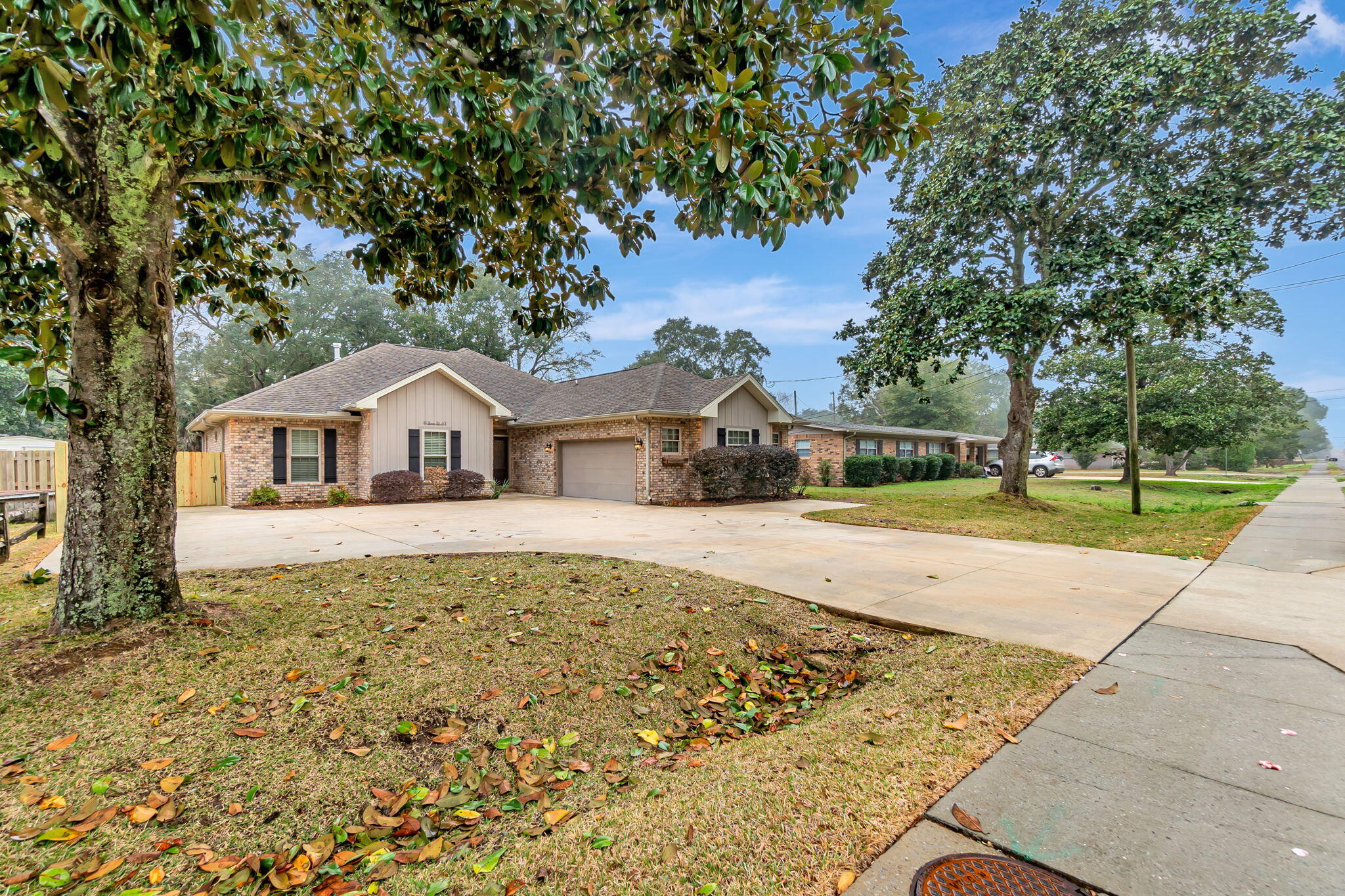 104 Mooney Road Northeast Fort Walton Beach, FL 32547 - Photo 4 of 48 Street view