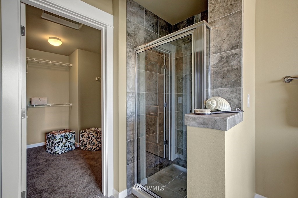 19314 111th Place Northeast Bothell, WA 98011 - Photo 8 of 10 Gallery Image 8