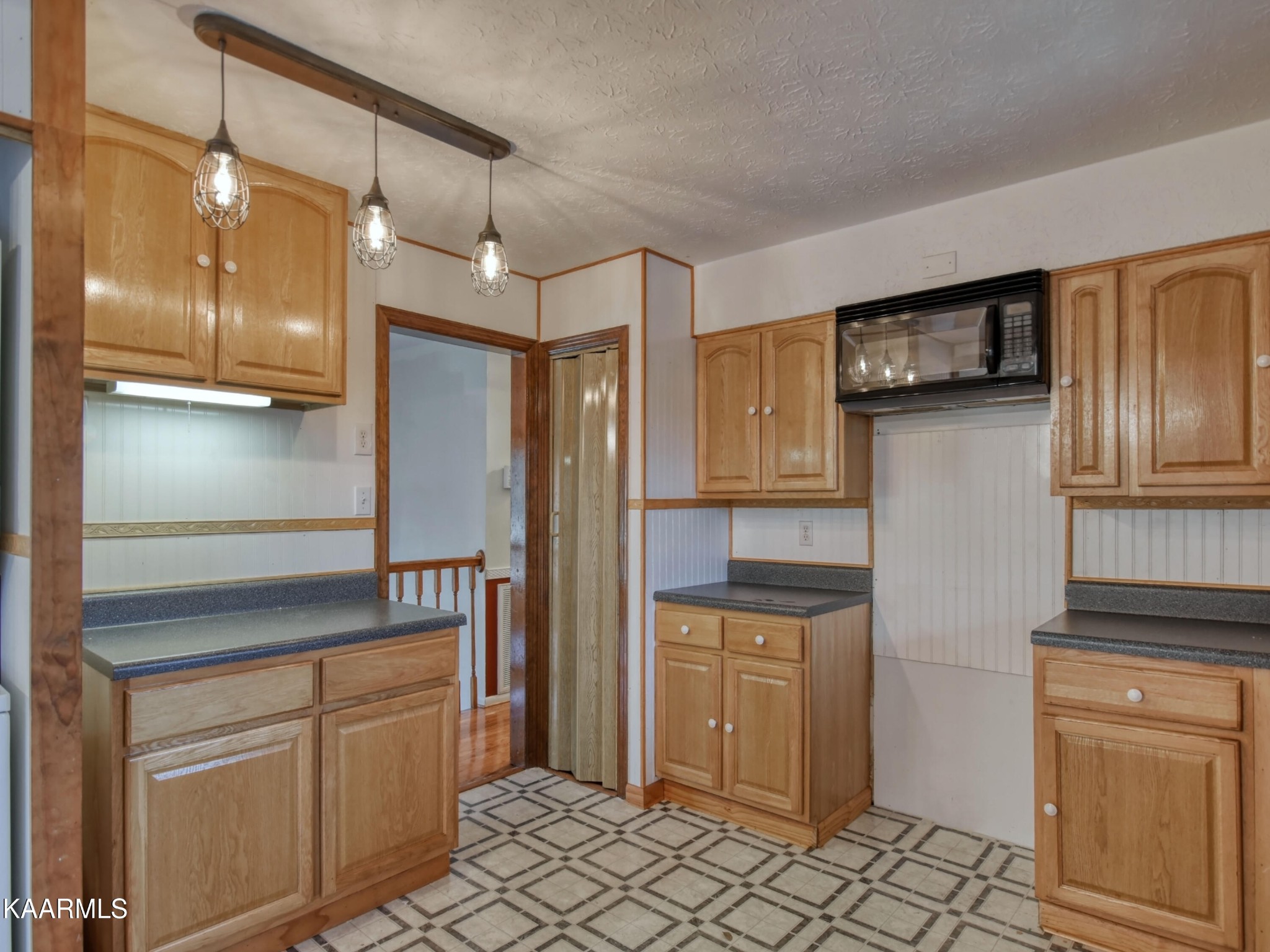 408 Raccoon Valley Road Powell, TN 37849 - Photo 11 of 31