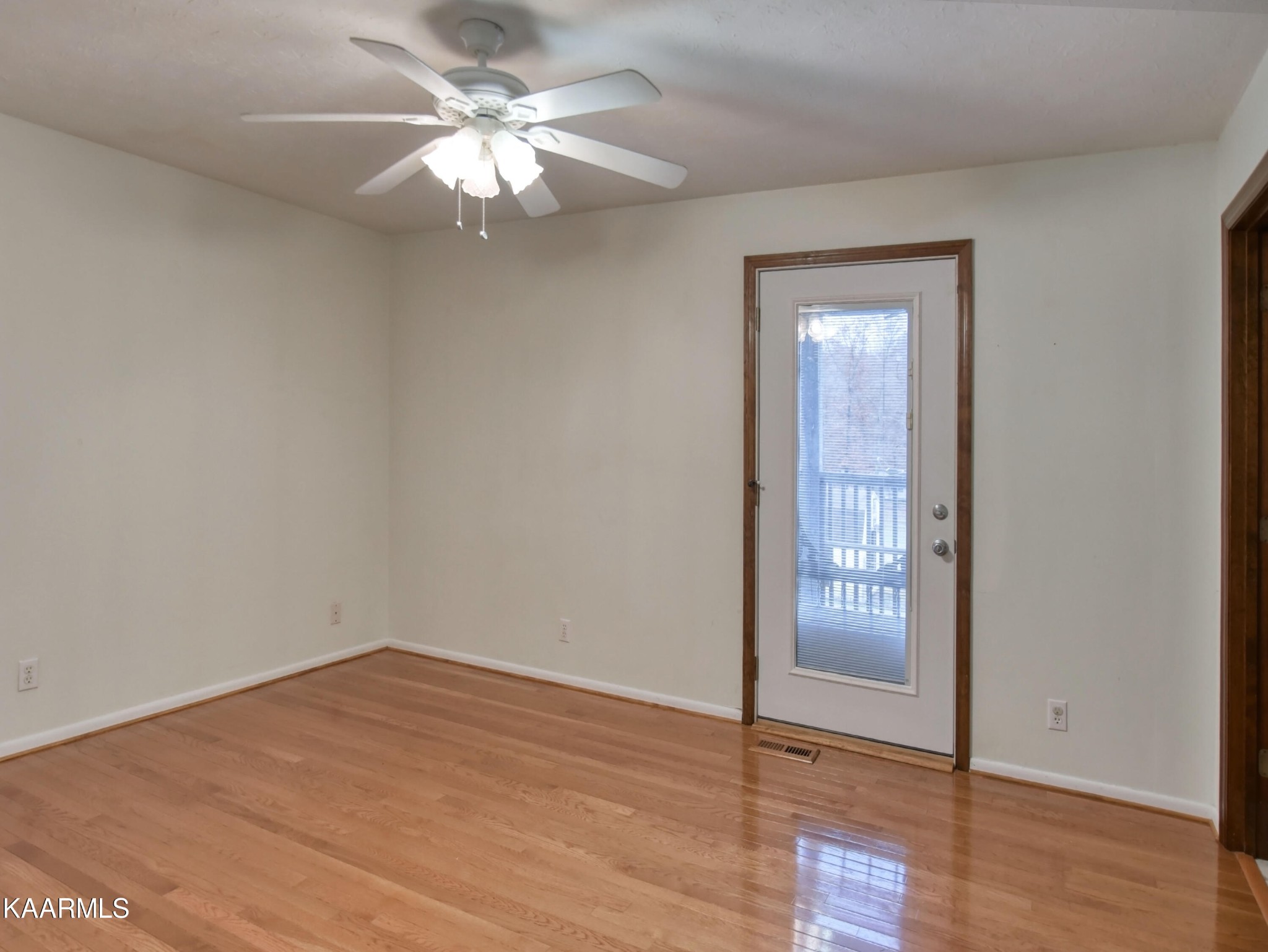 408 Raccoon Valley Road Powell, TN 37849 - Photo 13 of 31