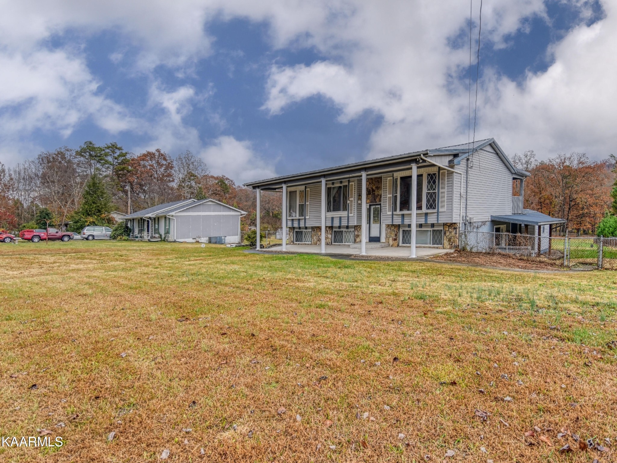 408 Raccoon Valley Road Powell, TN 37849 - Photo 2 of 31