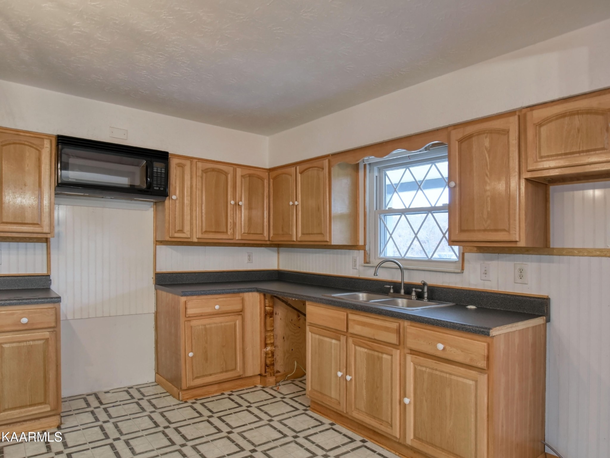 408 Raccoon Valley Road Powell, TN 37849 - Photo 10 of 31