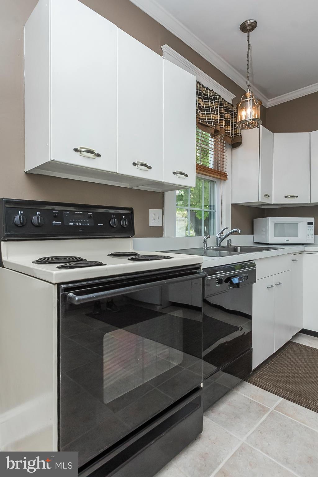 1900 Sunberry Road Baltimore, MD 21222 - Photo 14 of 30 Kitchen