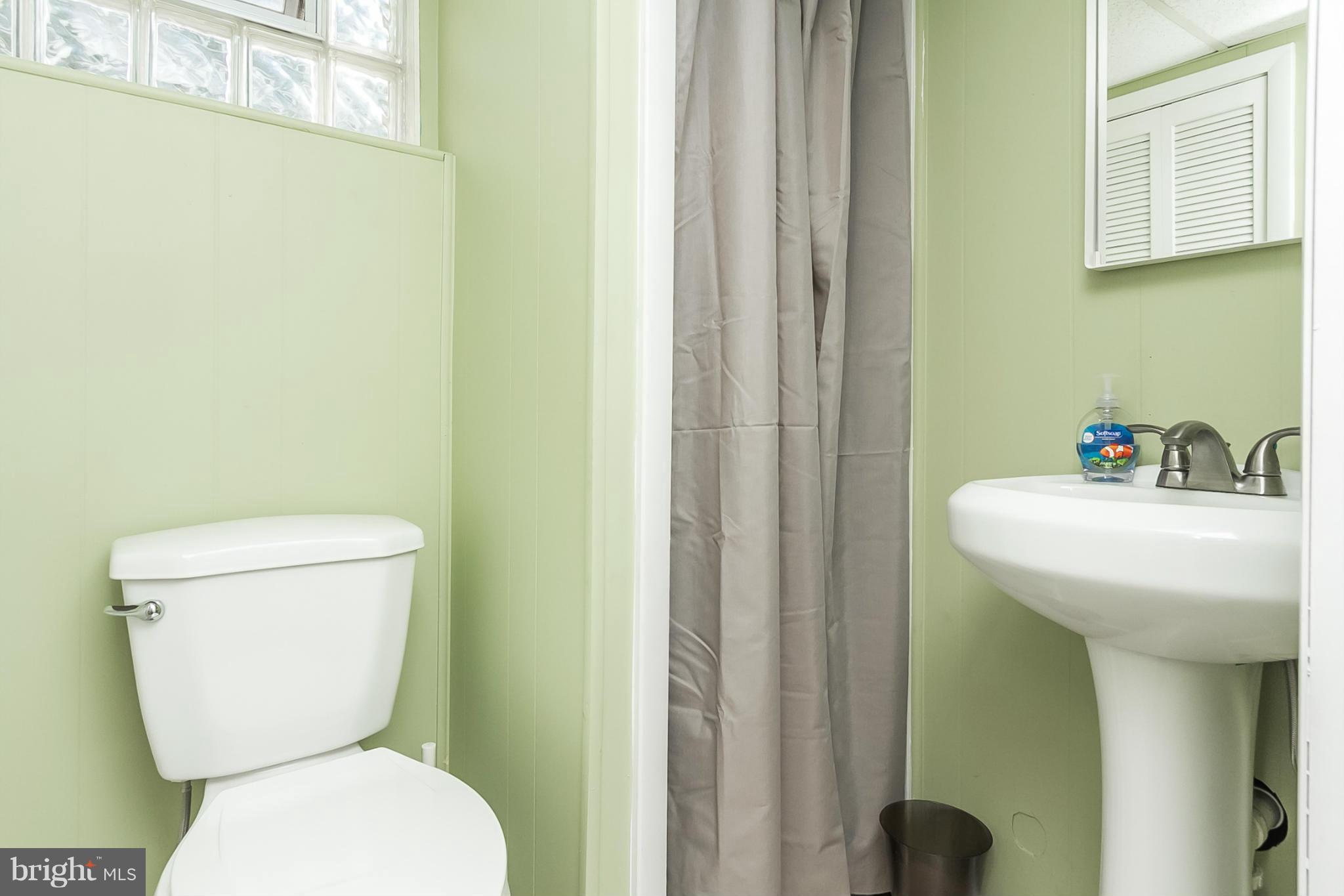 1900 Sunberry Road Baltimore, MD 21222 - Photo 25 of 30 Bath
