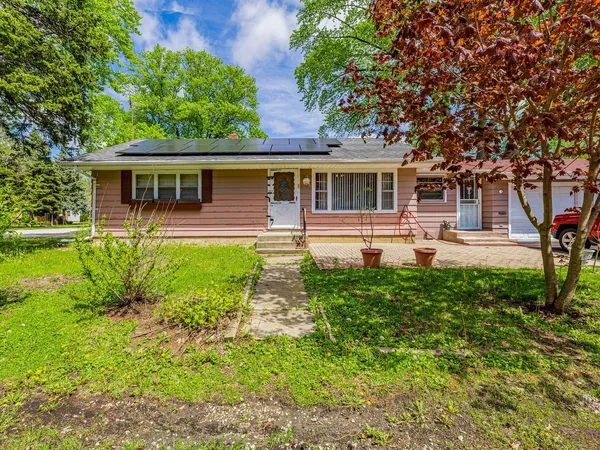 $290,000 | 1045 Palace Street, Aurora, IL 60506