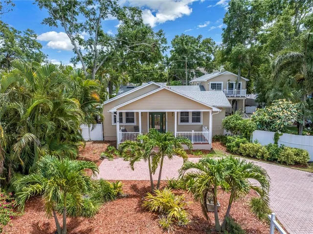 $6,000 | 546 26th Avenue North, St. Petersburg, FL 33704