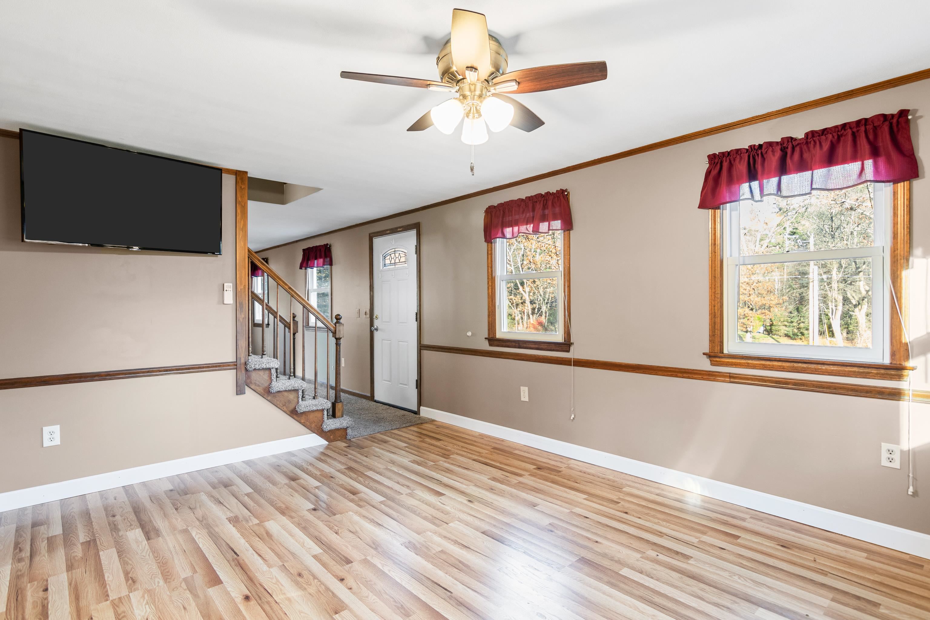 88 Scobie Pond Road Derry, NH 03038 - Photo 2 of 40