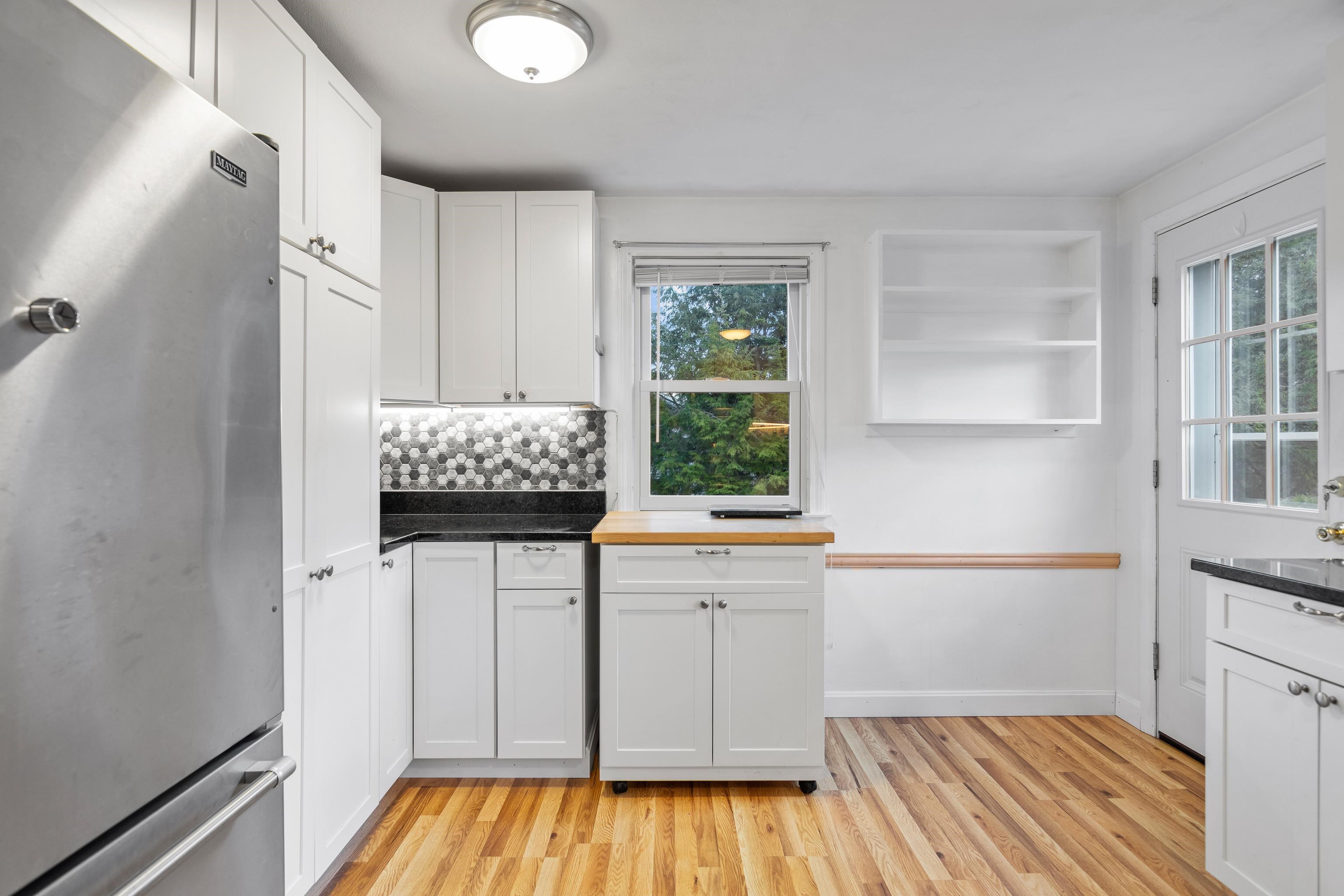 88 Scobie Pond Road Derry, NH 03038 - Photo 11 of 40