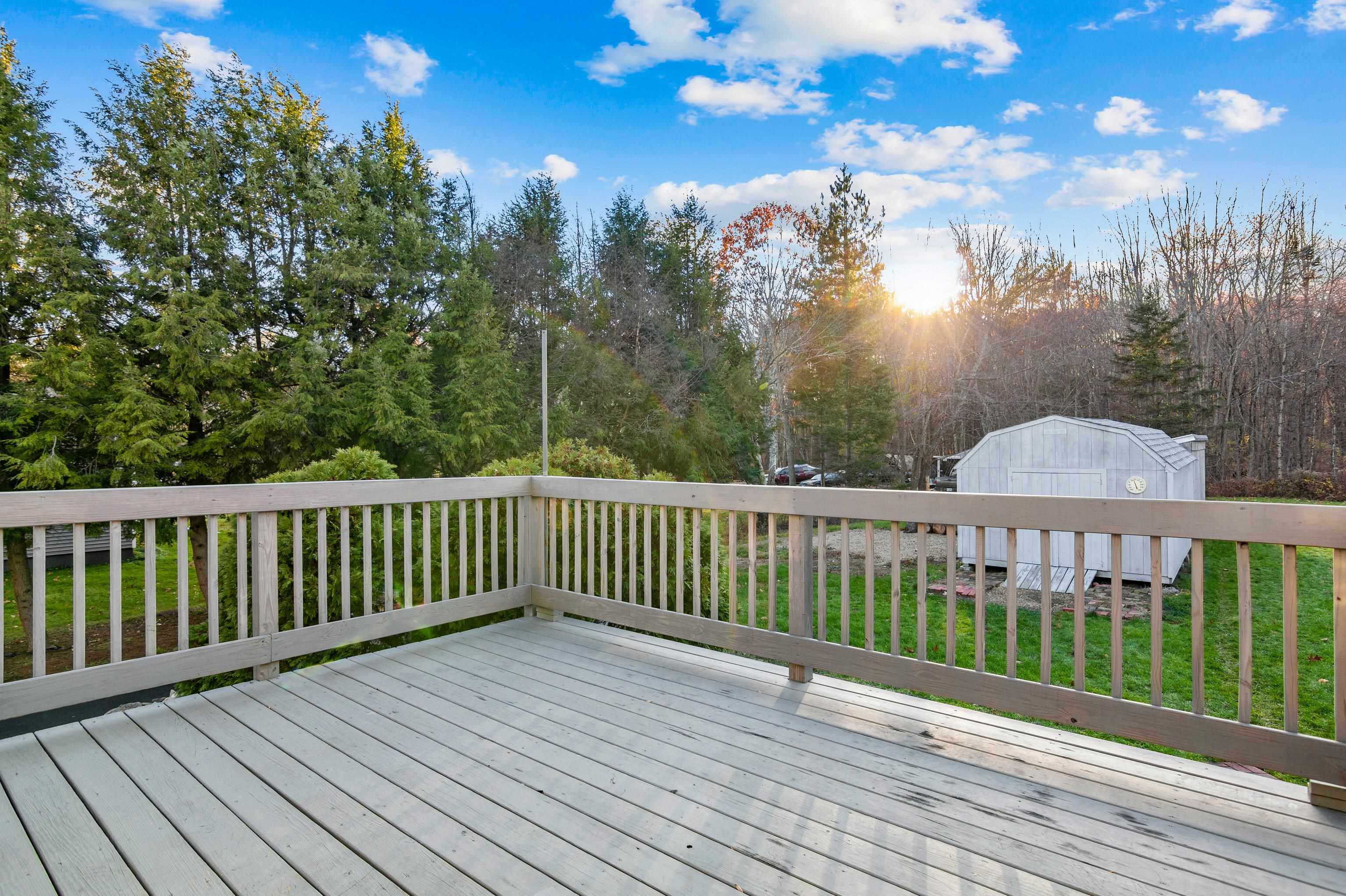 88 Scobie Pond Road Derry, NH 03038 - Photo 12 of 40