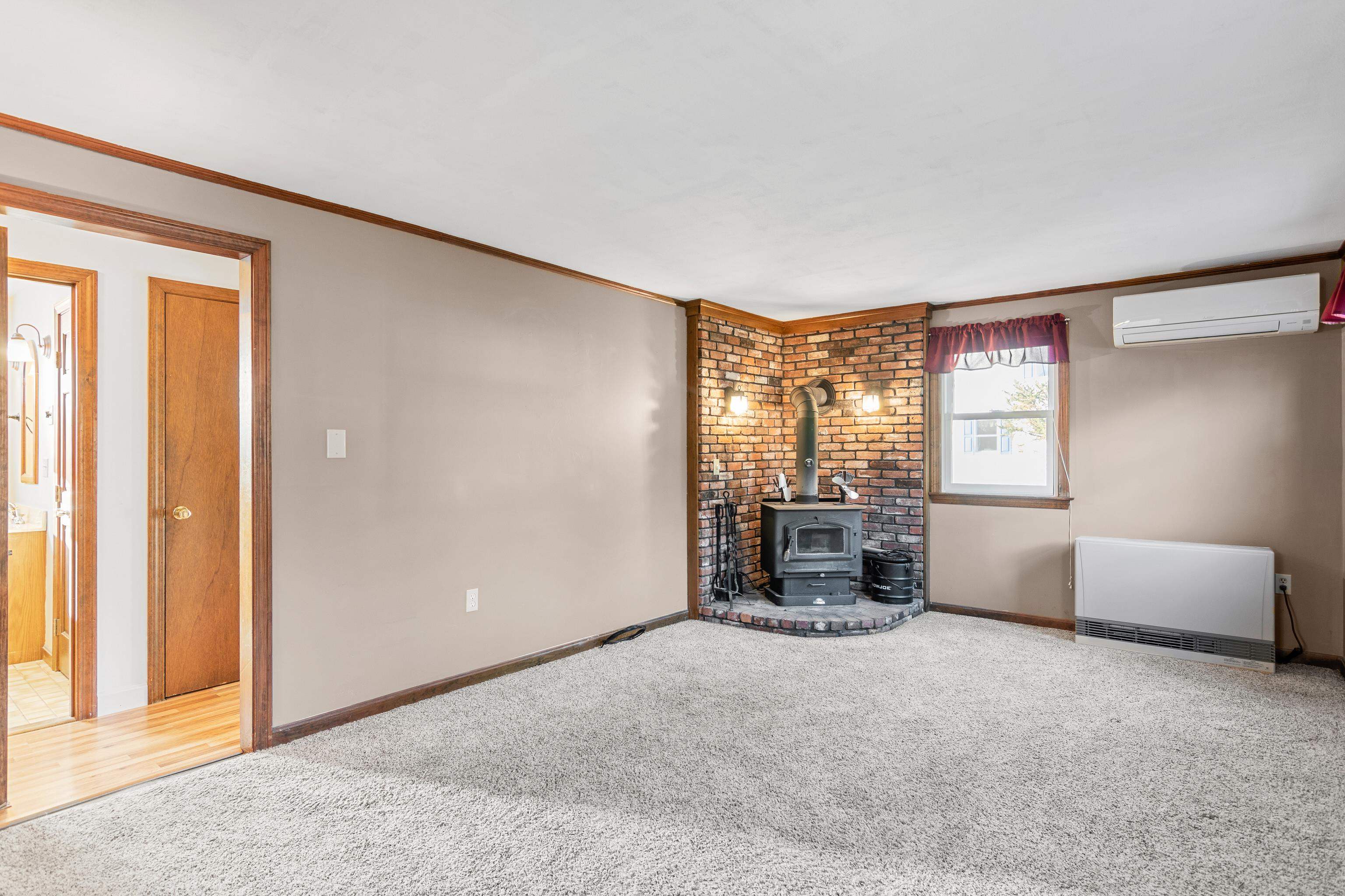 88 Scobie Pond Road Derry, NH 03038 - Photo 15 of 40