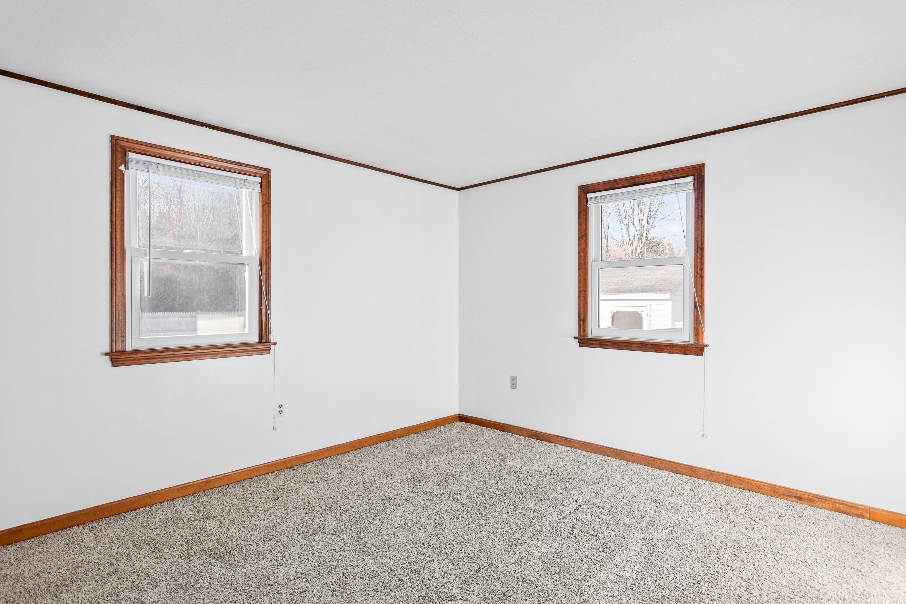 88 Scobie Pond Road Derry, NH 03038 - Photo 19 of 40