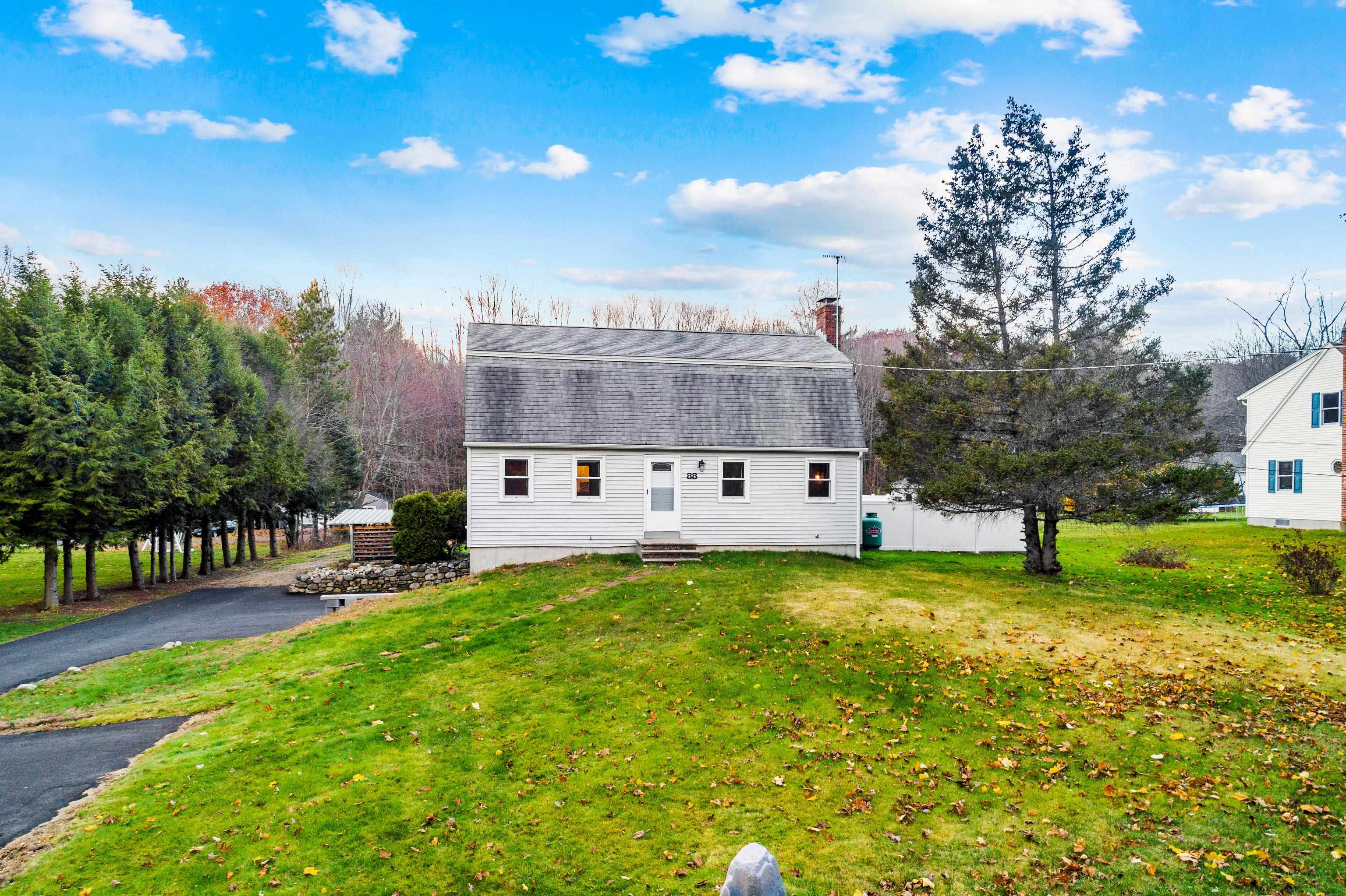88 Scobie Pond Road Derry, NH 03038 - Photo 39 of 40