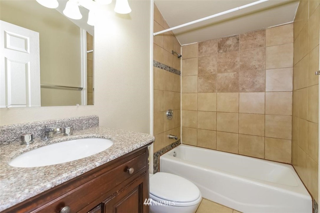 4802 Picnic Point Road Edmonds, WA 98026 - Photo 8 of 12 Gallery Image 8