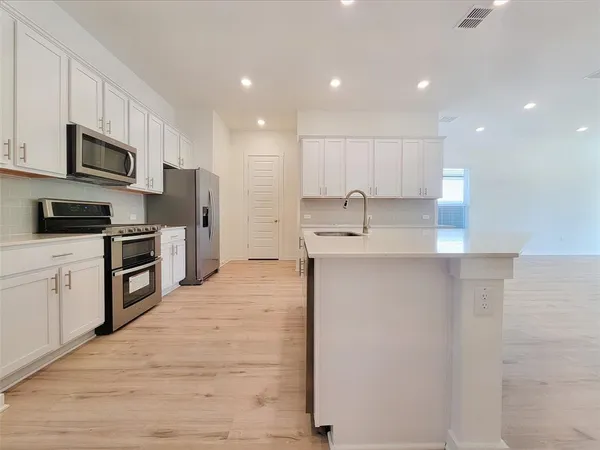 $2,360 | 2032 Bobtail Pass, Leander, TX 78641