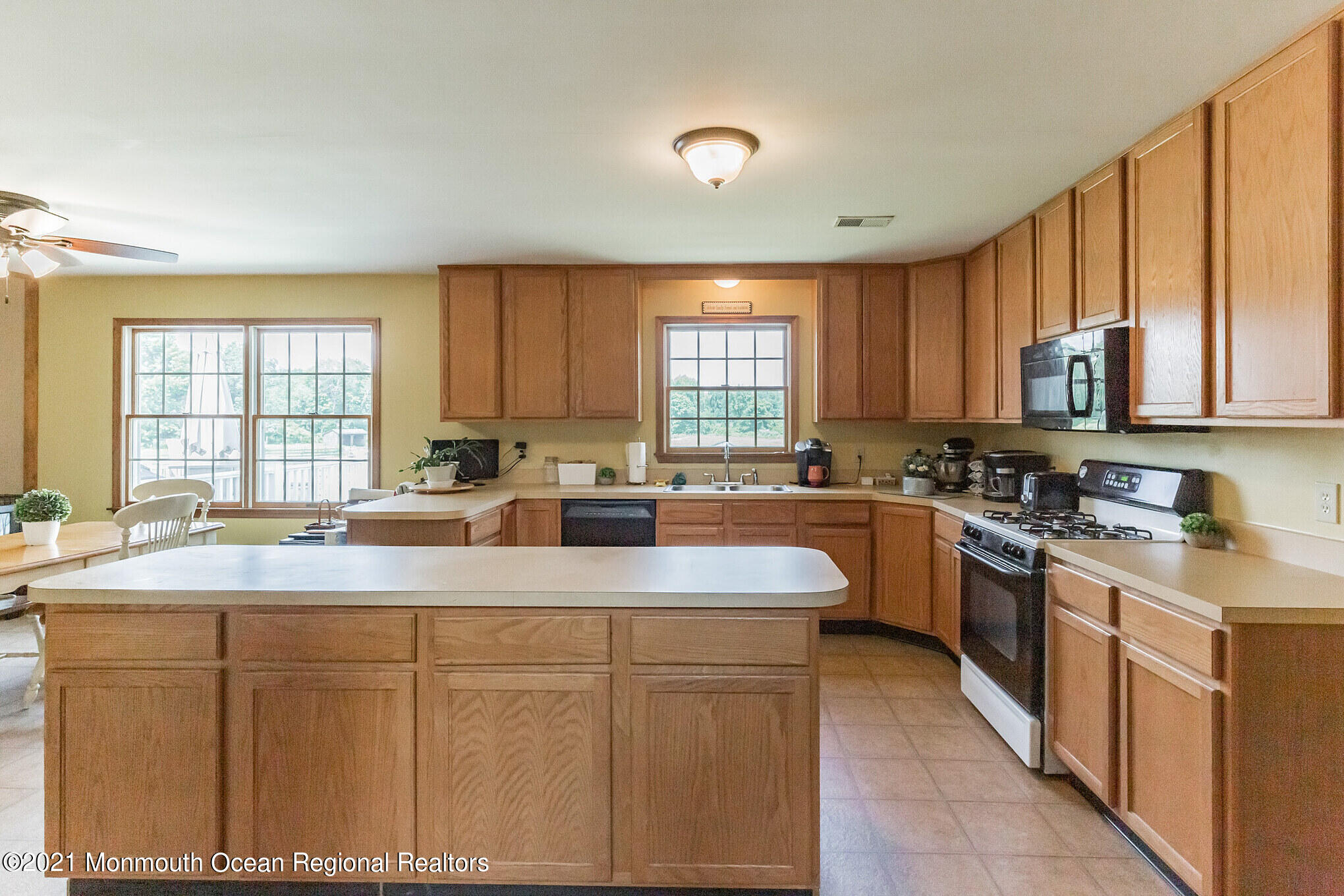 385 Jacobstown Cookstown Road Wrightstown, NJ 08562 - Photo 14 of 40 83655_Standard-14-9186632