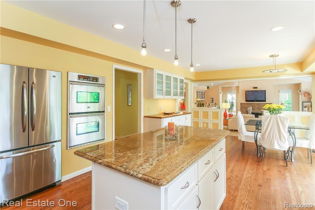3258 Quail Ridge Circle Rochester, MI 48309 - Photo 23 of 85 021-Kitchen-4723042-large.jpg