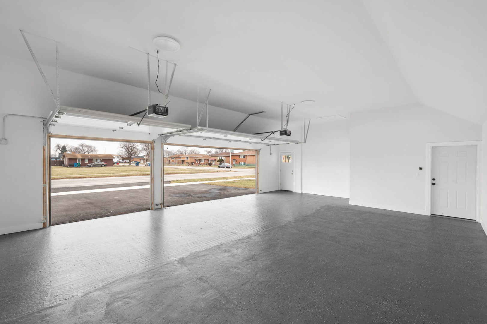 718 East 152nd Street Harvey, IL 60426 - Photo 30 of 33 a view of a hallway with an empty room