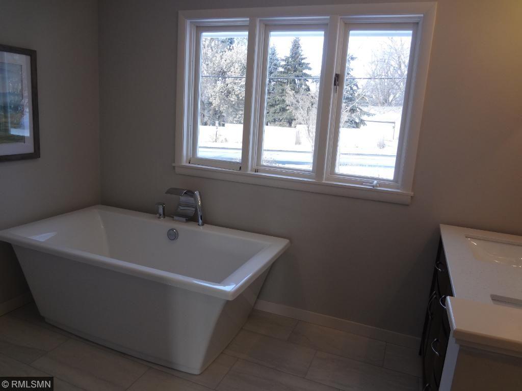 4325 Golden Valley Road Golden Valley, MN 55422 - Photo 14 of 21 Gallery Image 14