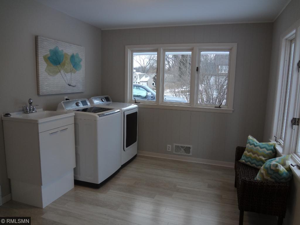 4325 Golden Valley Road Golden Valley, MN 55422 - Photo 17 of 21 Gallery Image 17