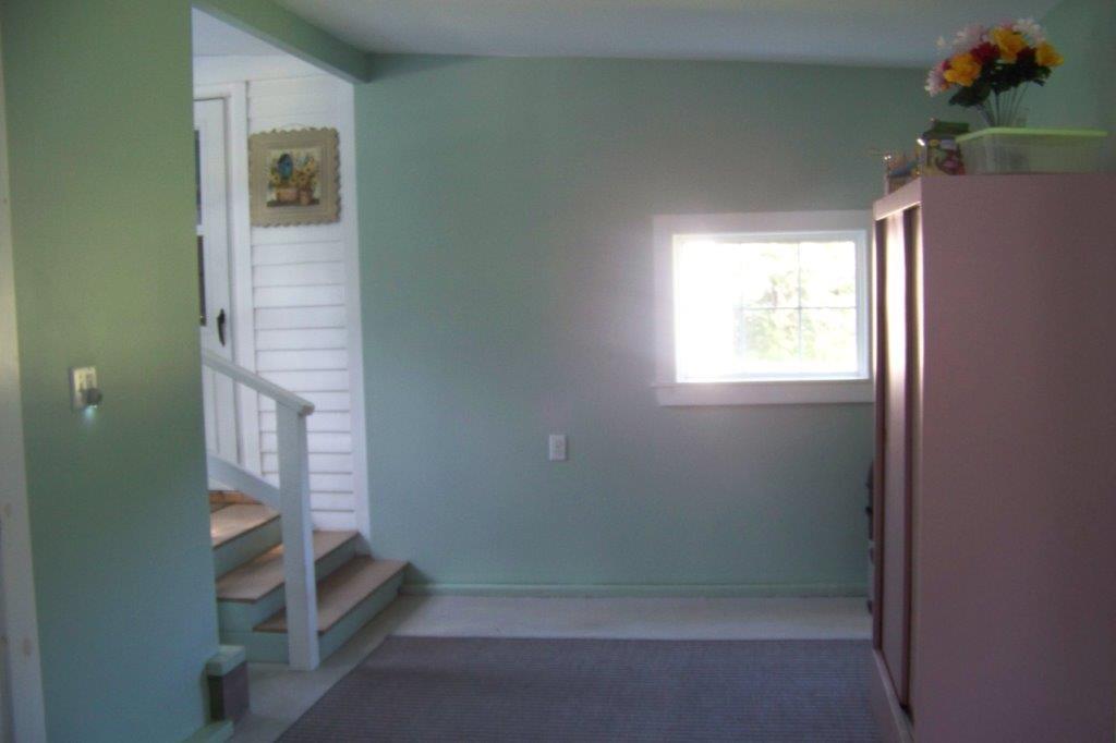 516 River Road Buxton, ME 04093 - Photo 12 of 34 Breezeway/Mudroom