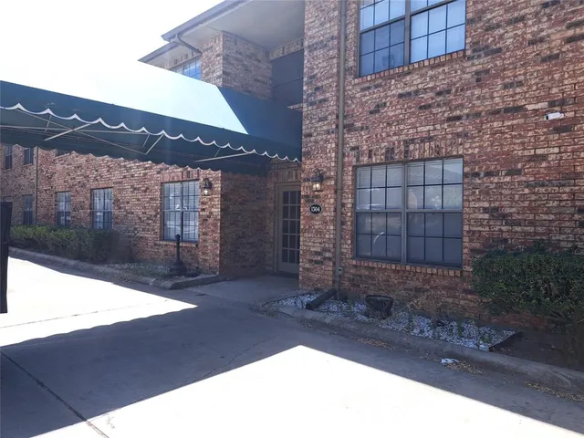 $1,195 | 1304 Halsell Street, Bridgeport, TX 76426