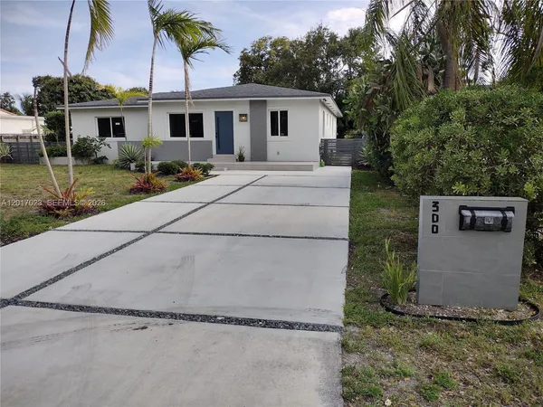 a view of house with outdoor space