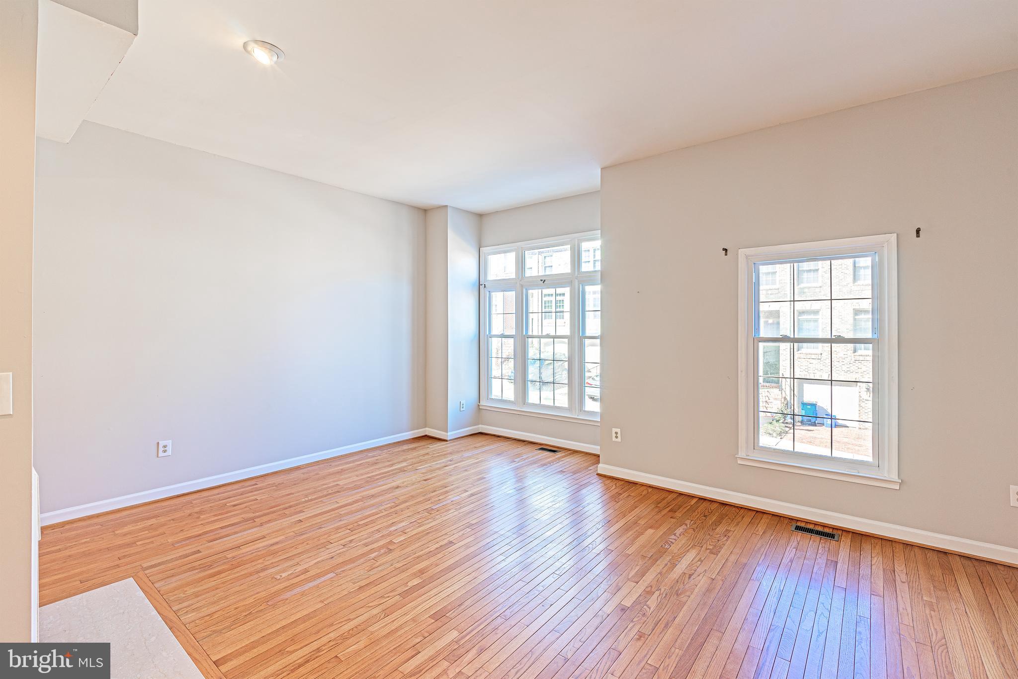 9503 Gatecross Place Burke, VA 22015 - Photo 7 of 39