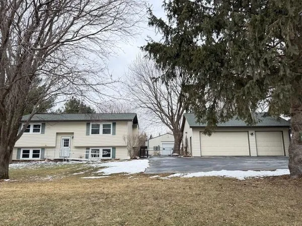 $499,900 | 63149 280th Avenue, Byron, MN 55920