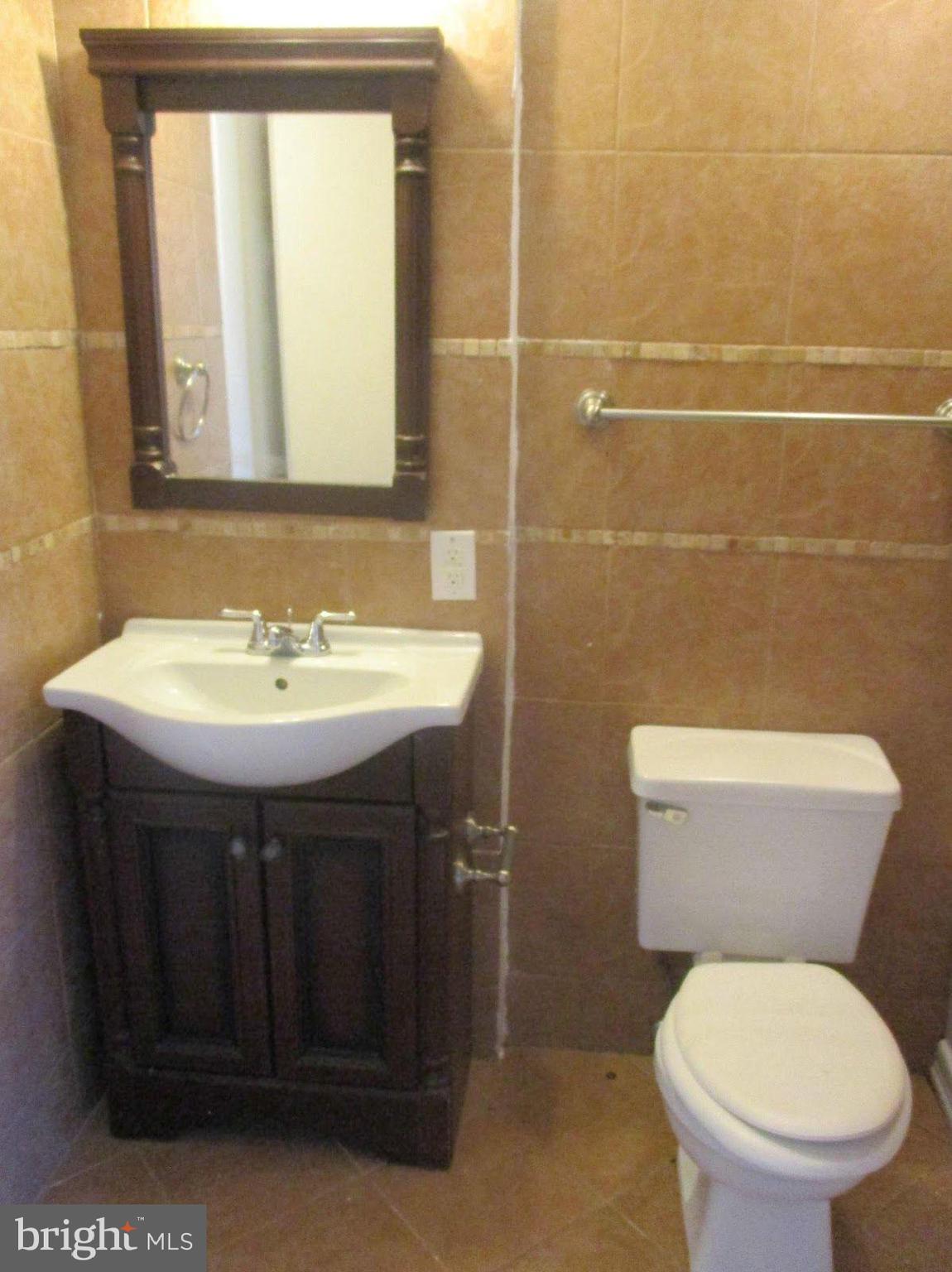 1991 Addison Road South District Heights, MD 20747 - Photo 15 of 22 Full Bathroom