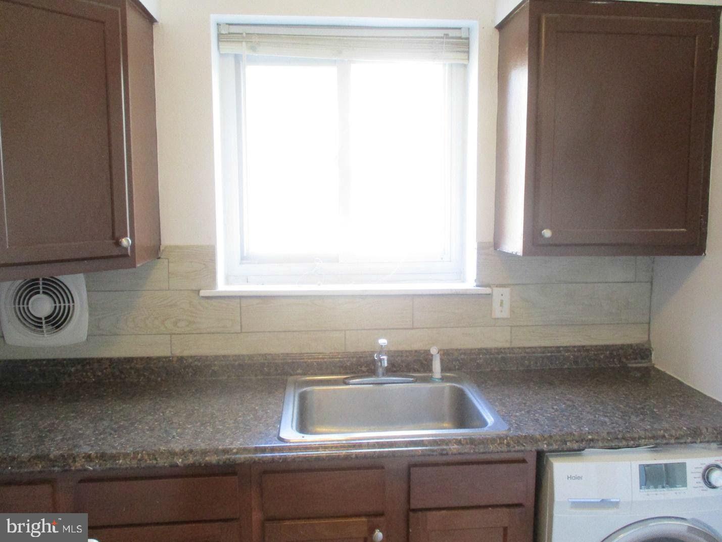 1991 Addison Road South District Heights, MD 20747 - Photo 6 of 22 Kitchen