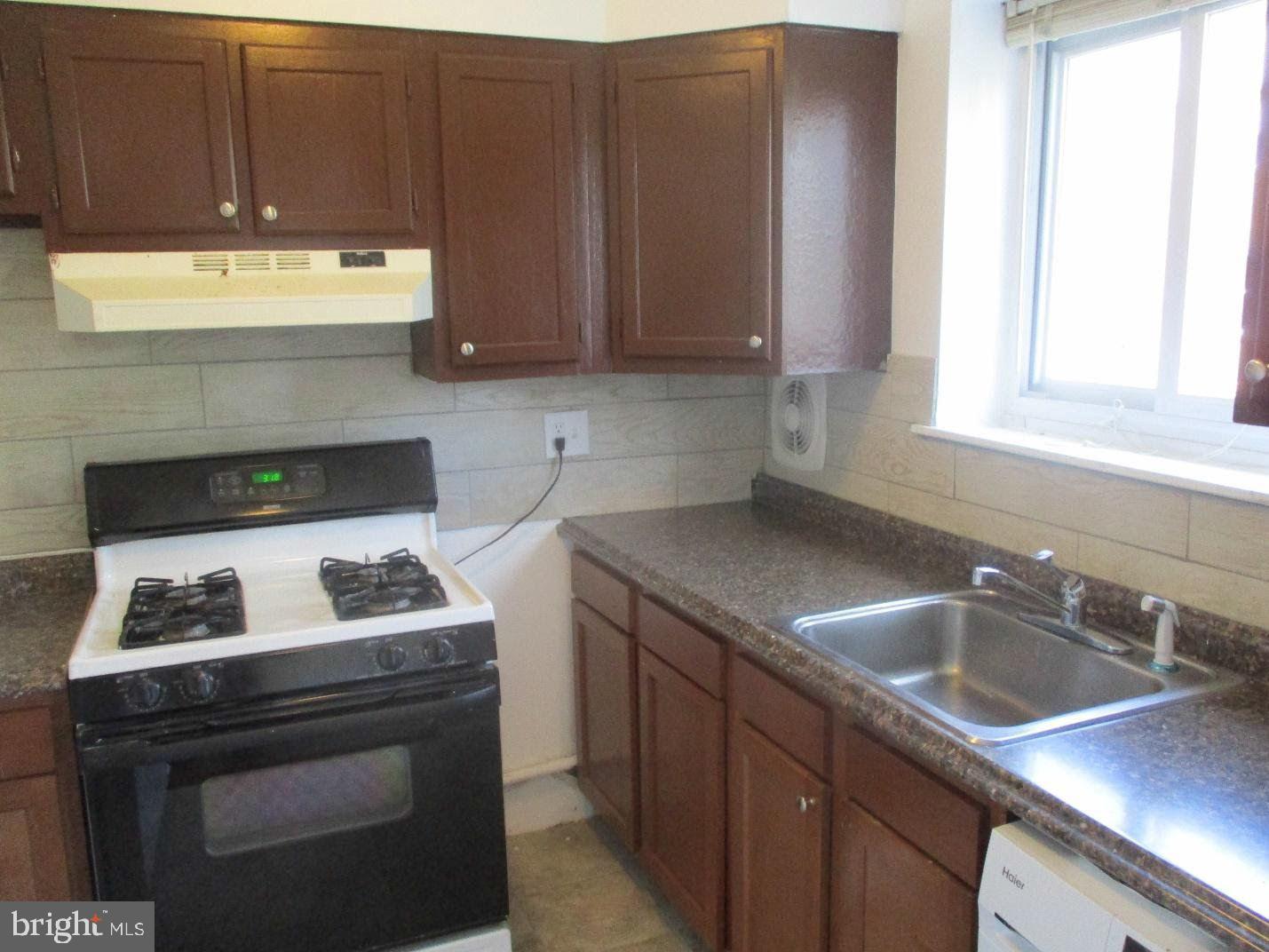 1991 Addison Road South District Heights, MD 20747 - Photo 8 of 22 Kitchen